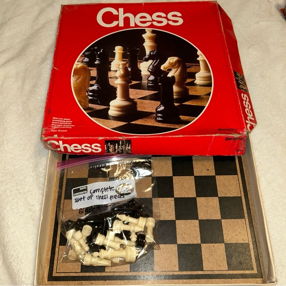 Vintage 1982 Pressman Red Box Chess Complete Set Board Game - Picture 6 of 9